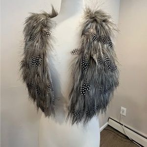 Bebe Faux Fur Feather Crop Vest Grey Black Rare Gorgeous MEDIUM